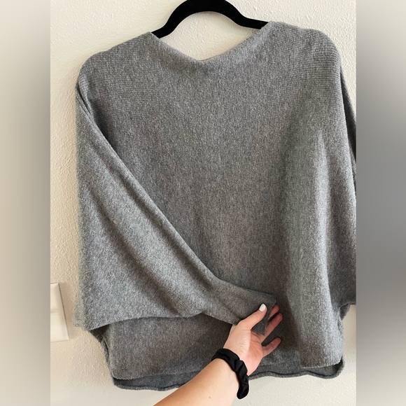 Gray boat neck / batwing sweater size small oversized fit - Picture 10 of 13